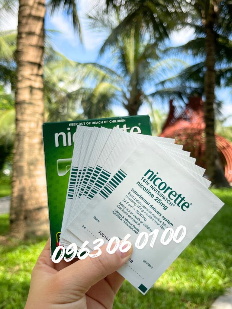Miếng dán cai thuốc lá Nicorette Invisipatch 25mg Step 1